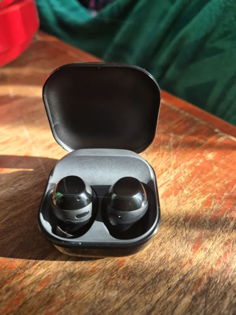 Audífonos Inalámbricos Samsung Galaxy Buds Negros - 3