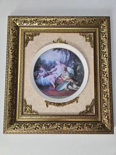 Cuadro Decorativo con Marco Dorado y Placa de Porcelana - miniatura 1