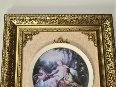 Cuadro Decorativo con Marco Dorado y Placa de Porcelana - miniatura 5