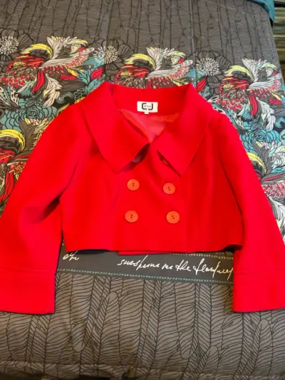 Chaqueta corta roja elegante para mujer - miniatura 1