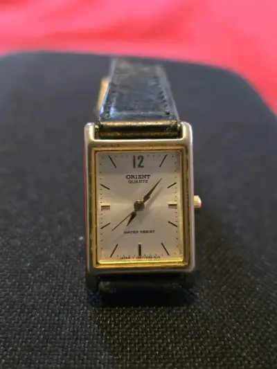 Reloj Orient Quartz Vintage con Correa de Cuero - miniatura 2