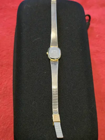 Reloj Casio de Pulsera Dorado para Mujer - miniatura 4