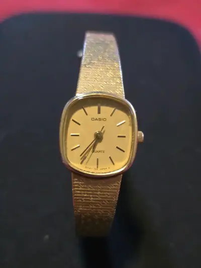 Reloj Casio de Pulsera Dorado para Mujer - miniatura 5