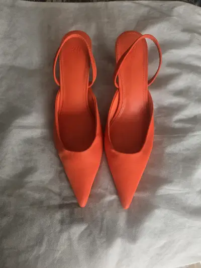 Zapatos de tacón naranja H&M elegantes - miniatura 3