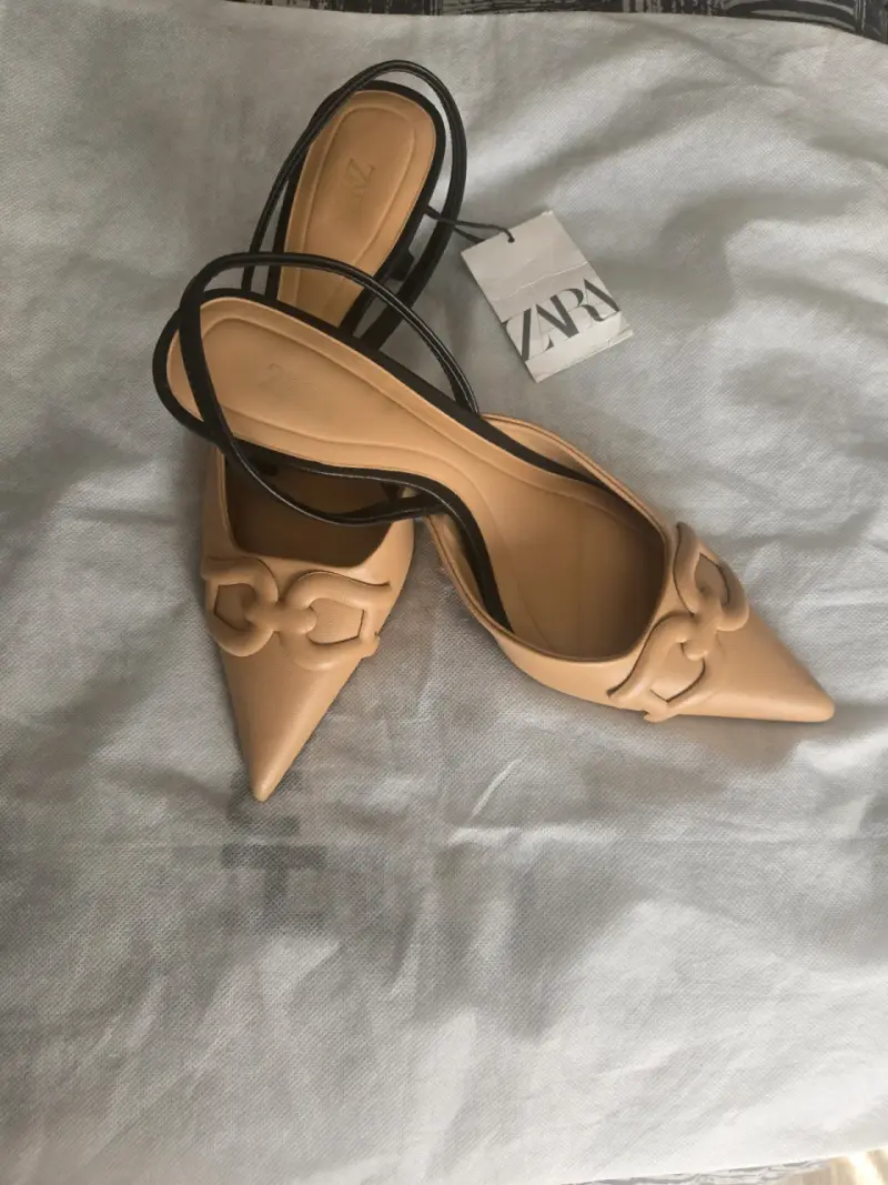 Zapatos de tacón beige con diseño Zara - 3