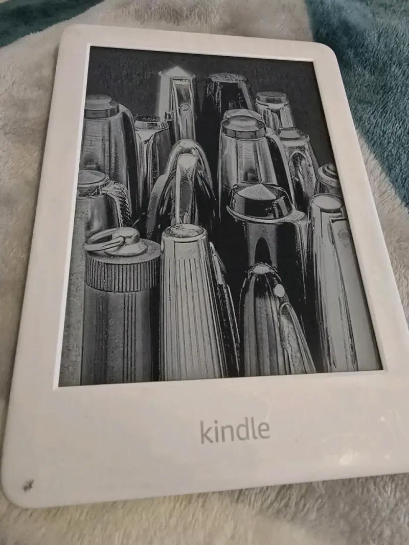 Kindle blanco con pantalla táctil - 1