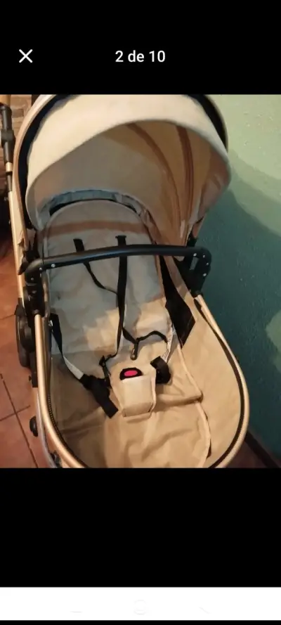 Coche de bebé beige con capota ajustable - miniatura 2