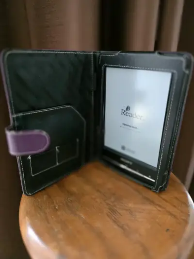 Lector de libros electrónicos Sony con funda púrpura - miniatura 3