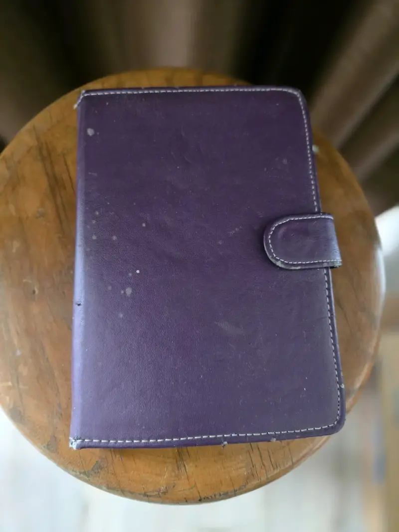 Lector de libros electrónicos Sony con funda púrpura - 5