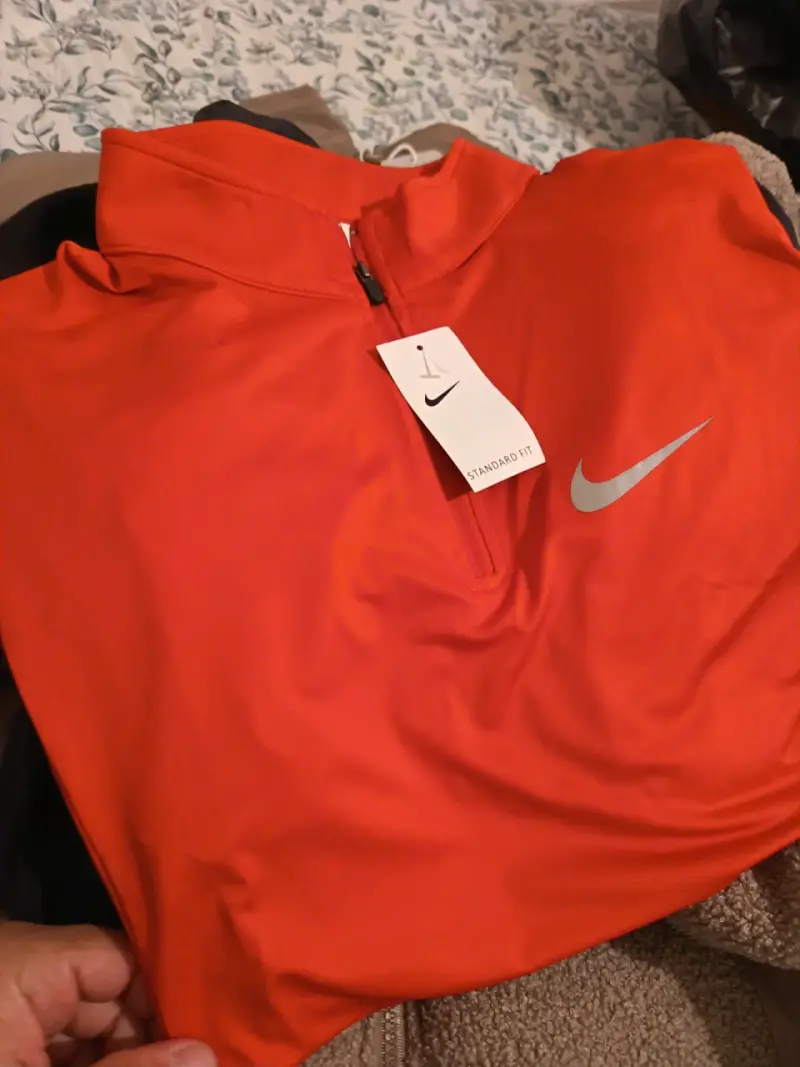 Primera Capa Nike Dri-Fit Roja para Deporte - 2