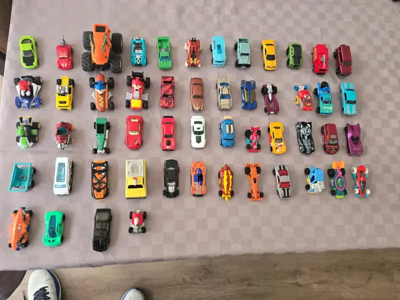Colección de autos hot wheels y otros - 3