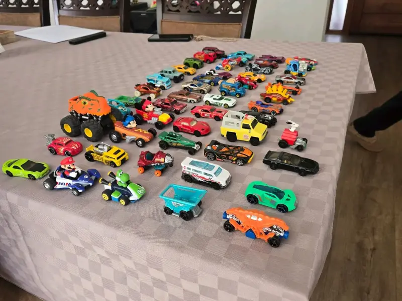 Colección de autos hot wheels y otros - 4