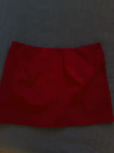 Conjunto de falda y chaleco rojo para mujer - miniatura 2