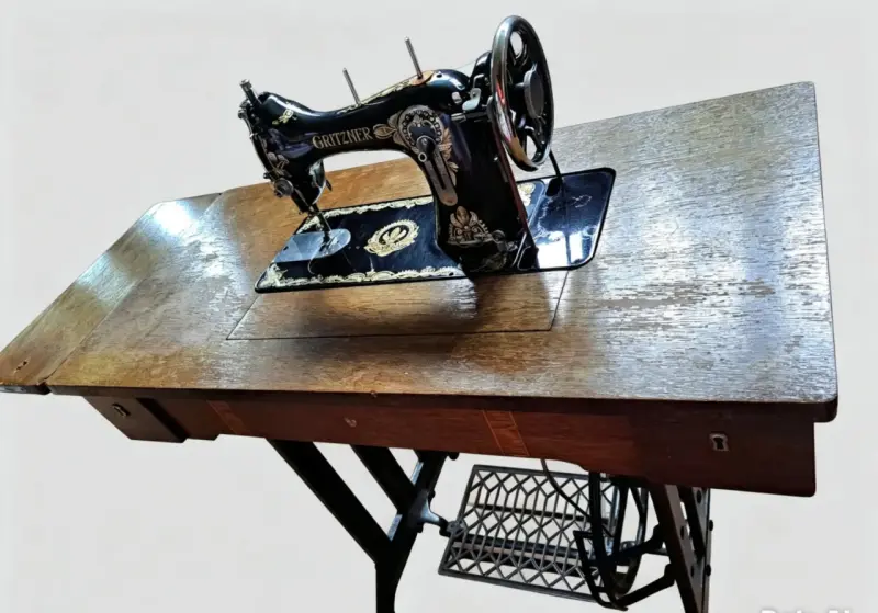 Máquina de Coser Antigua Gritzner con Mesa - 2