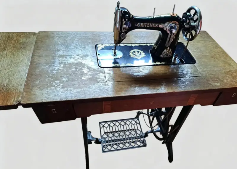 Máquina de Coser Antigua Gritzner con Mesa - 4