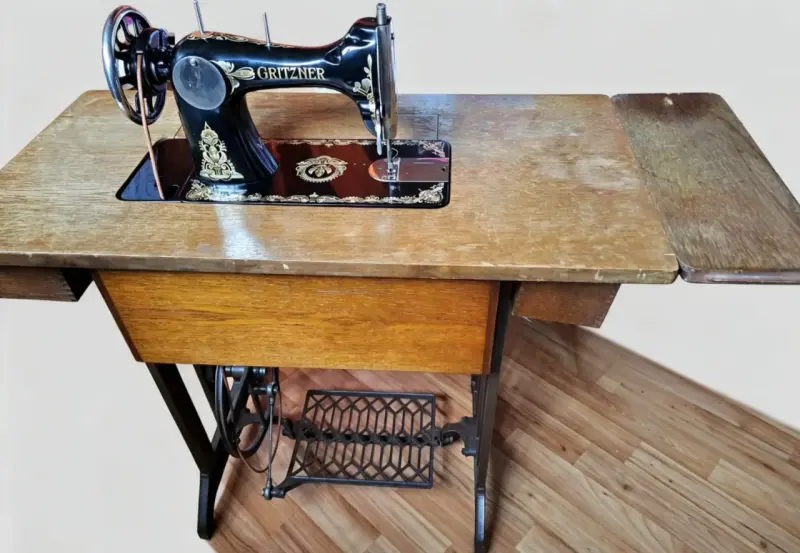 Máquina de Coser Antigua Gritzner con Mesa - 5