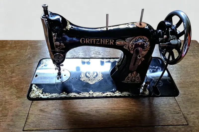 Máquina de Coser Antigua Gritzner con Mesa - 6