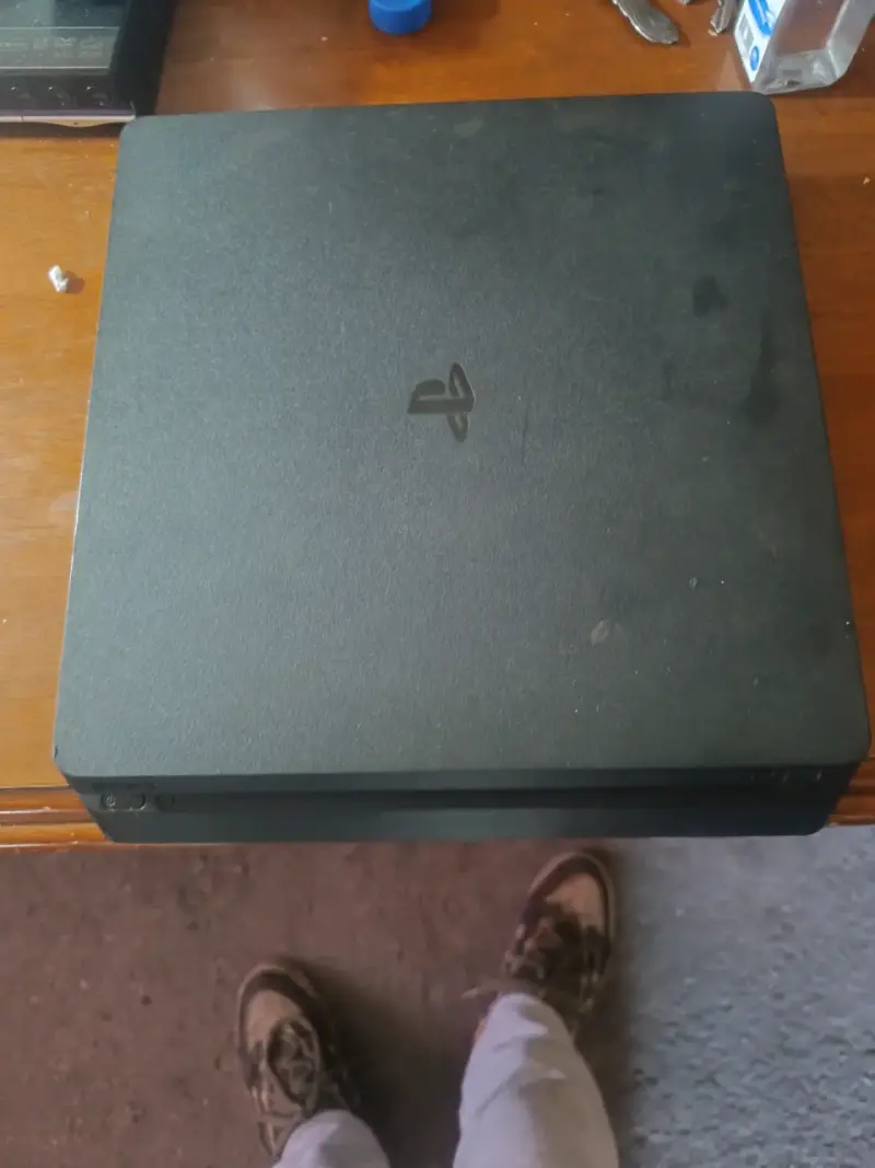 Consola PS4 con control y juegos PES 2021 y GTA V - 3