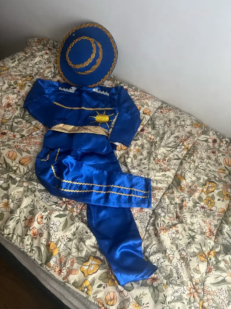 Traje caporal Azul con Sombrero talla 8