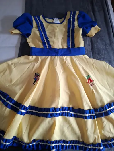 Vestido típico chileno para niña con volantes azules - miniatura 1