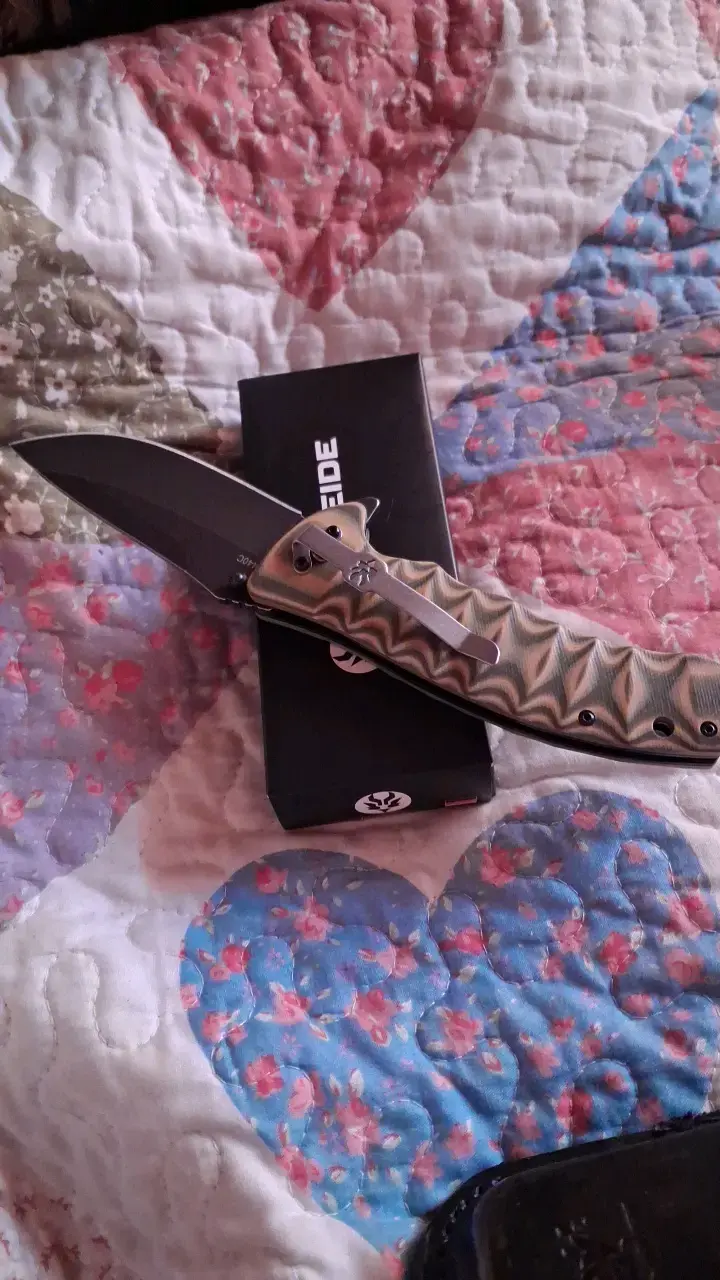 Cuchillo plegable táctico con mango ergonómico - 2