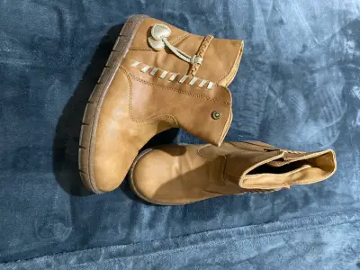 Botines de cuero sintético color camel para mujer - miniatura 2