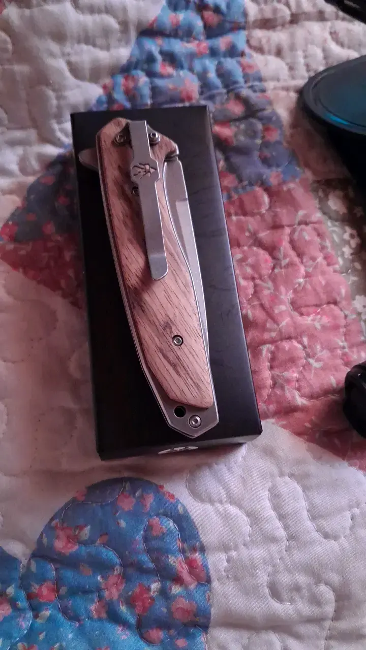Cuchillo plegable de acero inoxidable con mango de madera - 2