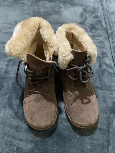 Botas de invierno Hush Puppies con forro de piel - miniatura 2