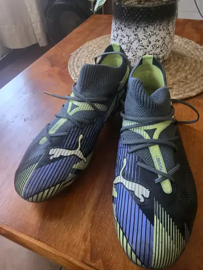 Botines de fútbol Puma Future negros y verdes - miniatura 2