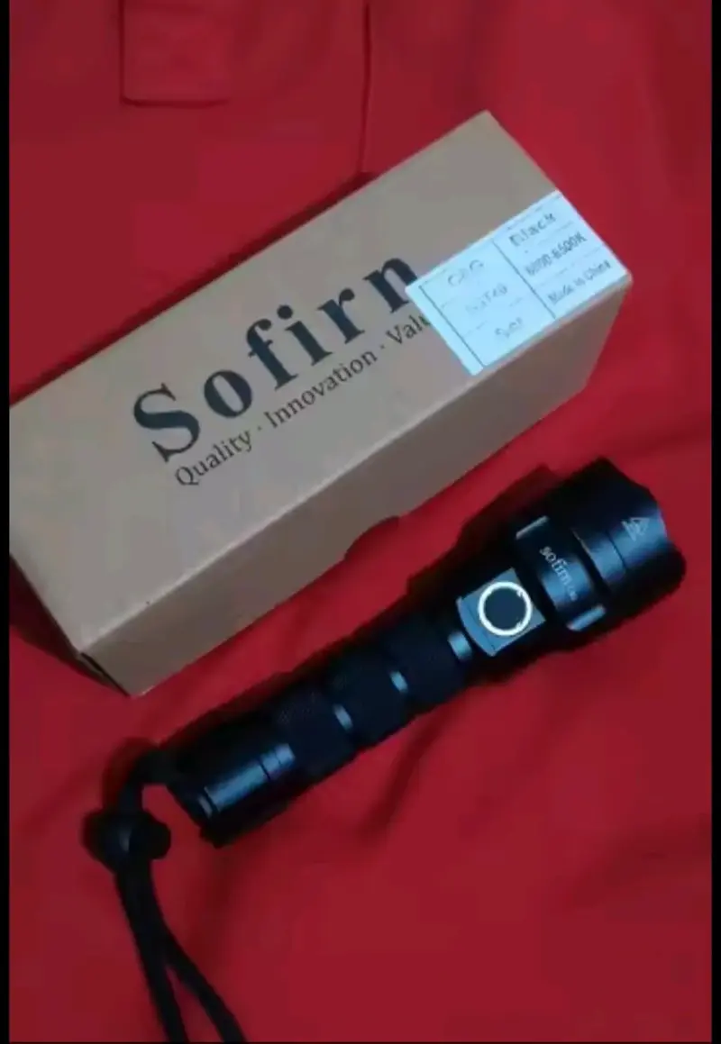 Linterna táctica LED Sofirn C8G 2000lm recargable - 2