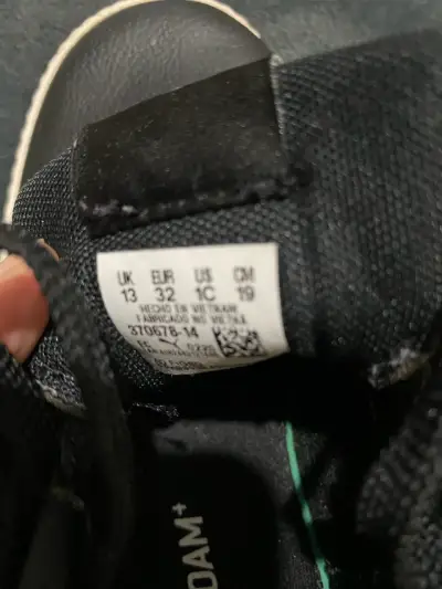 Zapatillas negras para niños Puma talla 32 - miniatura 1