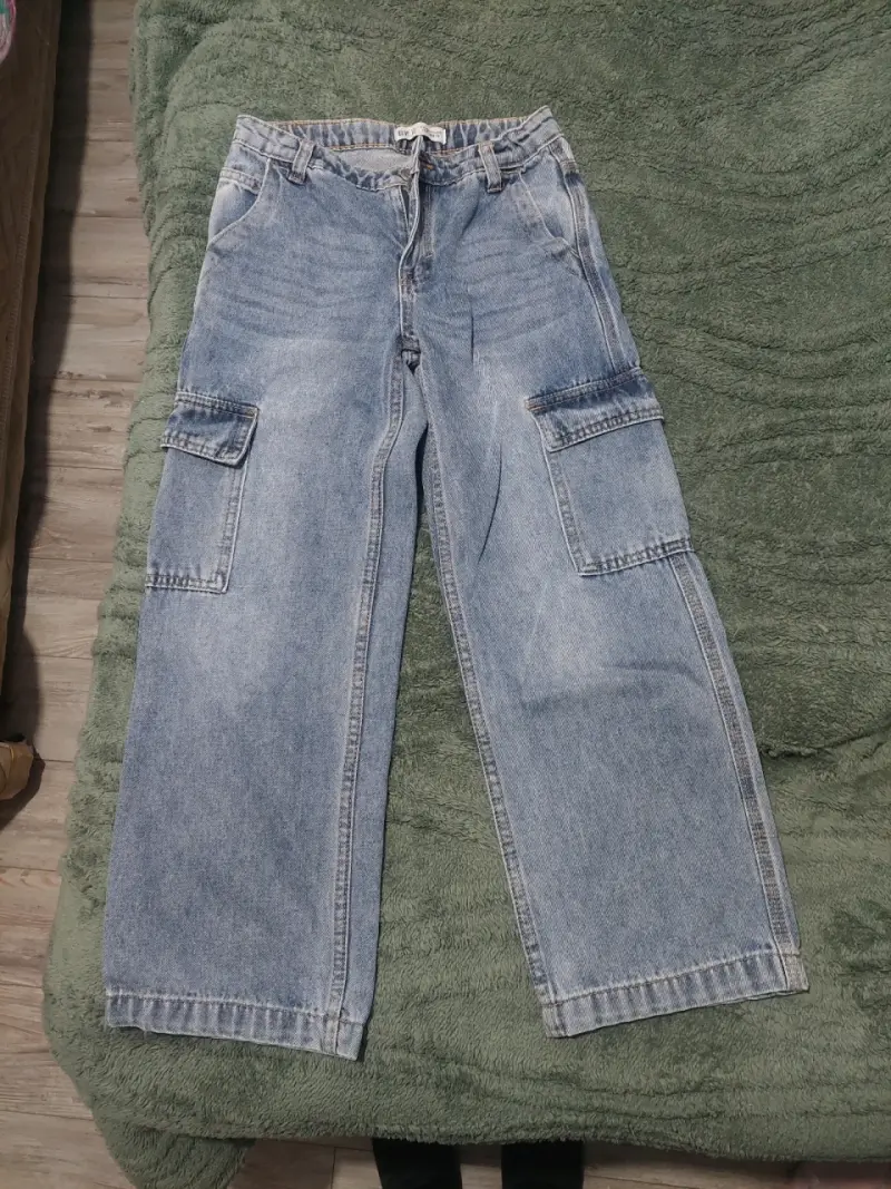 Jeans cargo de mezclilla azul para niña - 2