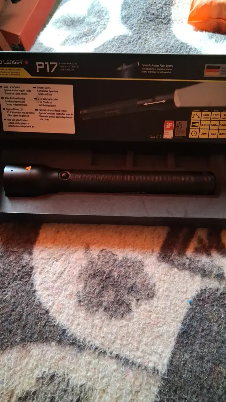 Linterna Ledlenser P17 profesional
