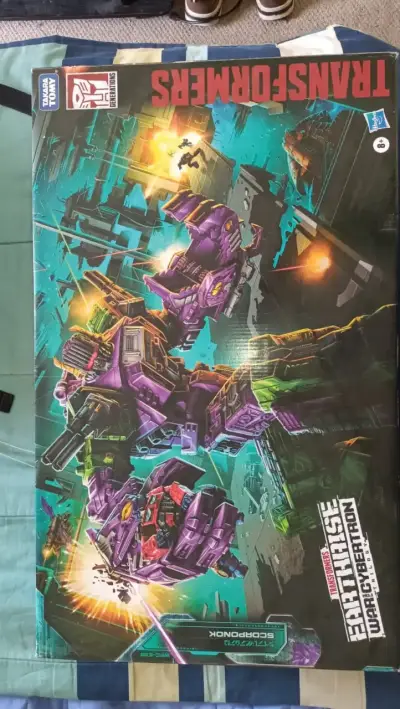 Figura clase Titan Transformers Trypticon - miniatura 2
