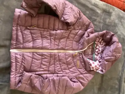 Chaqueta acolchada morada para niña Kivuli - miniatura 1