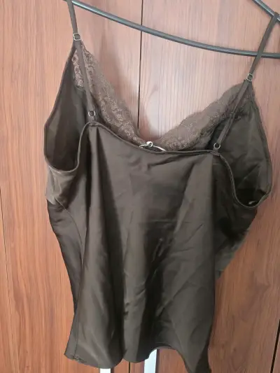Camiseta de tirantes marrón con encaje Zibel - miniatura 1