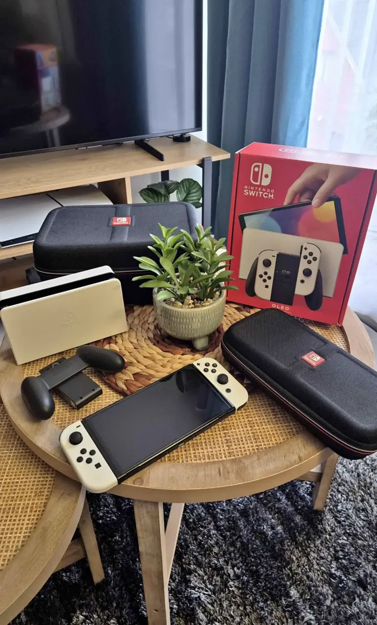 Consola Nintendo Switch OLED con accesorios