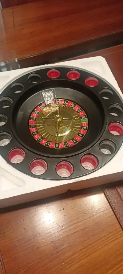 Juego de ruleta con vasos de shot - miniatura 1
