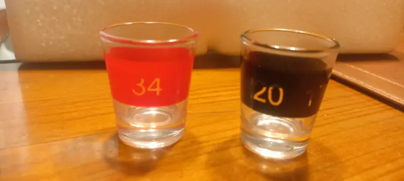 Juego de ruleta con vasos de shot - 3