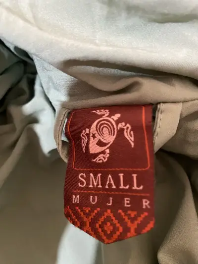 Chaqueta acolchada con capucha para mujer - miniatura 2