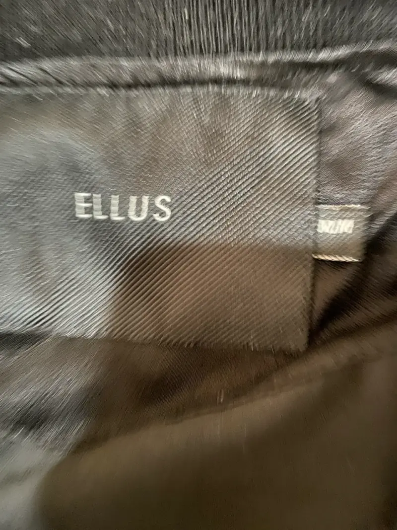 Chaqueta bomber negra Ellus con detalles plateados - 3