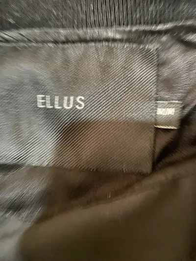 Chaqueta bomber negra Ellus con detalles plateados - miniatura 3
