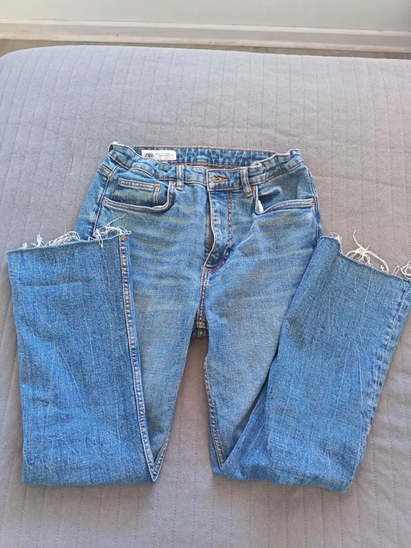 Jeans de mezclilla Zara para mujer