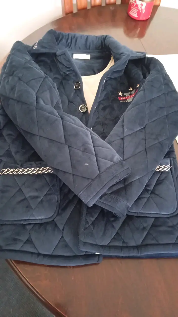 Chaqueta de lana gris con capucha para hombre