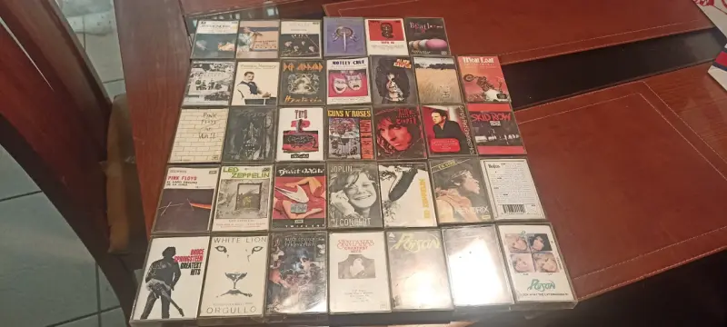 Colección de Cassettes (34!) de Rock Clásico - 1