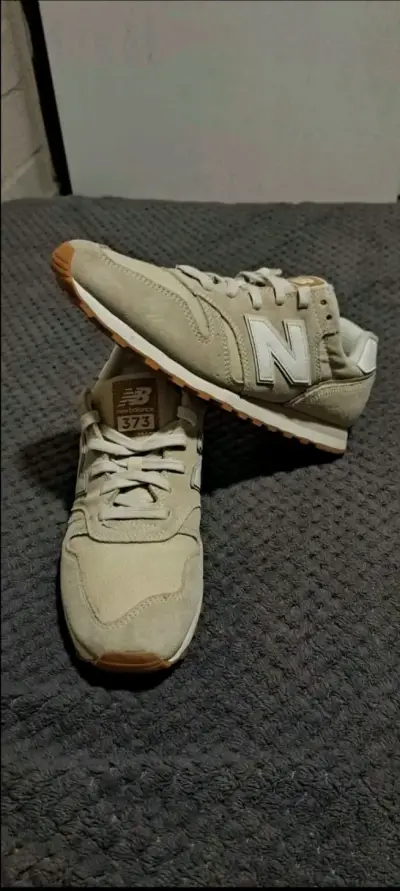 Zapatillas New Balance 373 Beige Hombre - miniatura 1