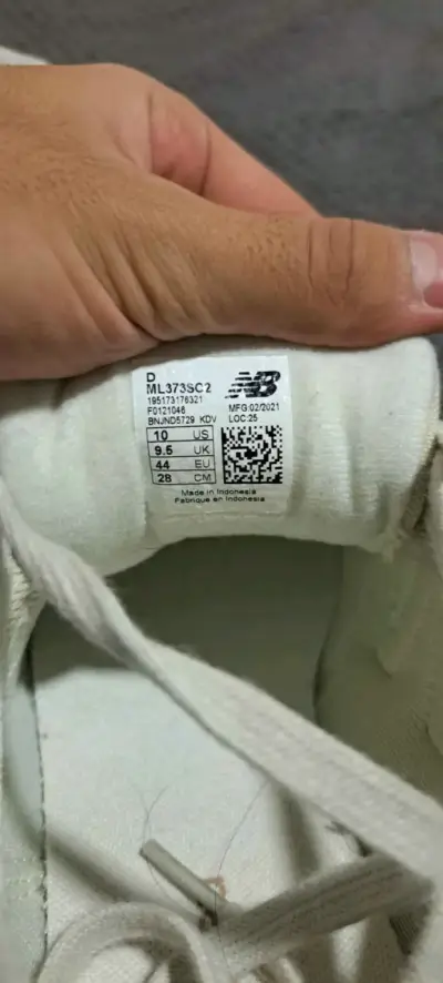 Zapatillas New Balance 373 Beige Hombre - miniatura 3