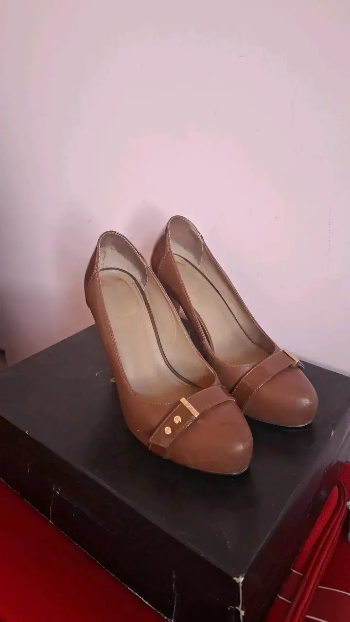 Zapatos de Tacón Alto Marrones Elegantes - 2