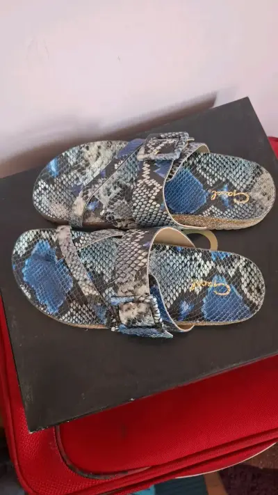 Sandalias de Cuero con Estampado de Serpiente - miniatura 2