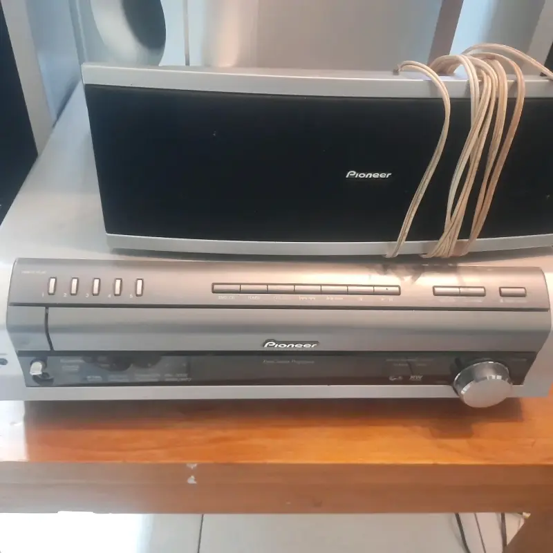 Sistema de sonido Pioneer con subwoofer y parlantes - 3